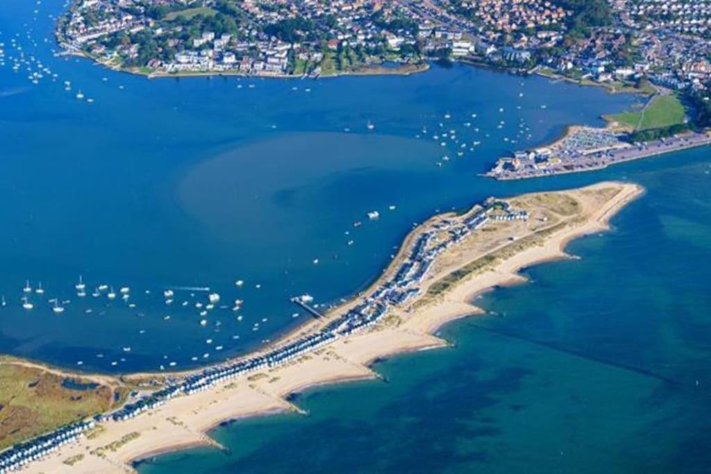 The Firs - Apartment Next To Beach & Forest - Pets Are Free Barton on Sea Extérieur photo